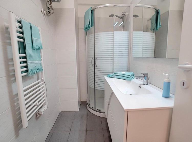 Charmant Appartement Au Coeur De Juan Les Pins Antibes Bagian luar foto